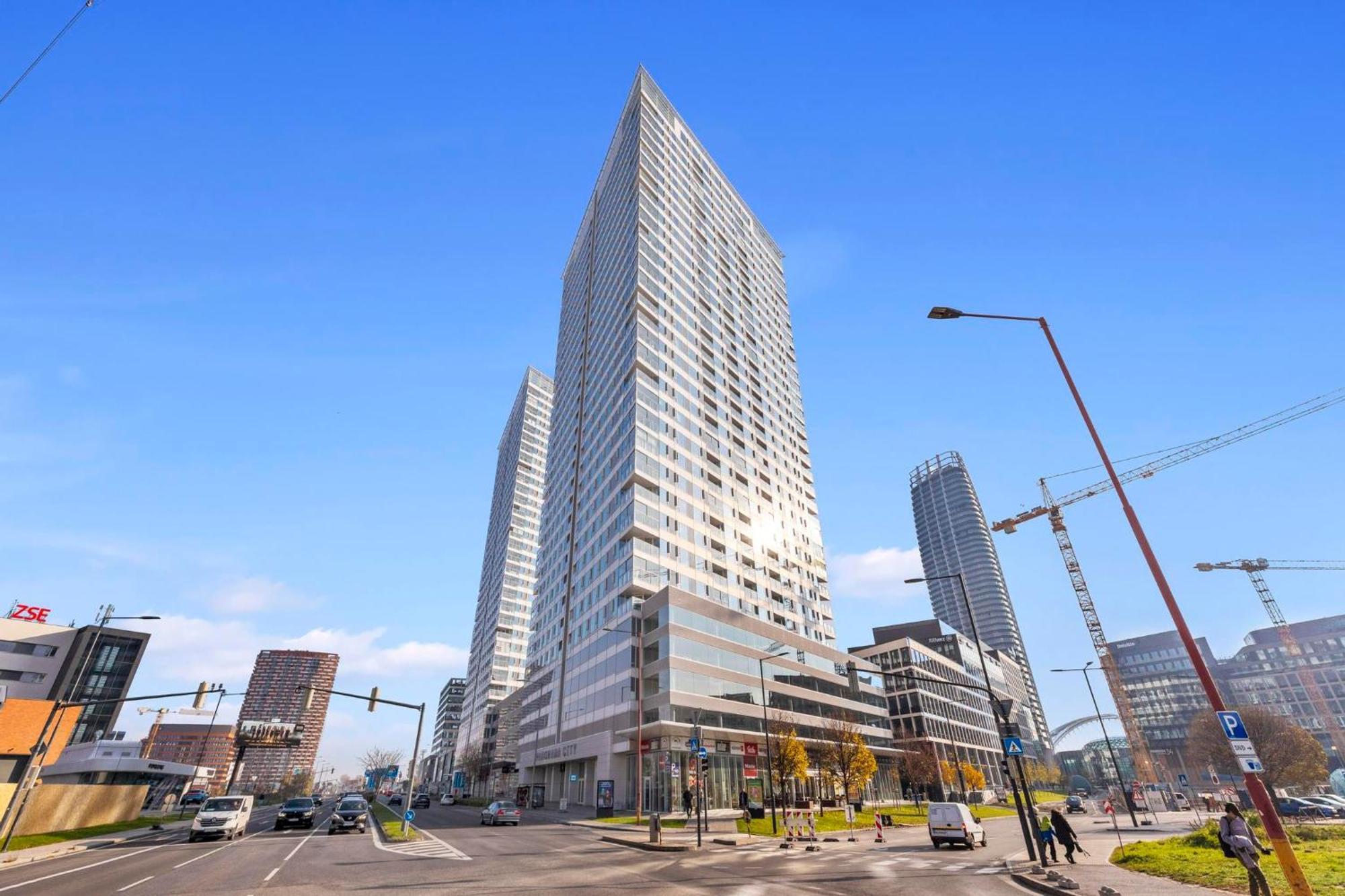 Panorama In Downtown Area With Free Parking And Castle View Appartamento Bratislava