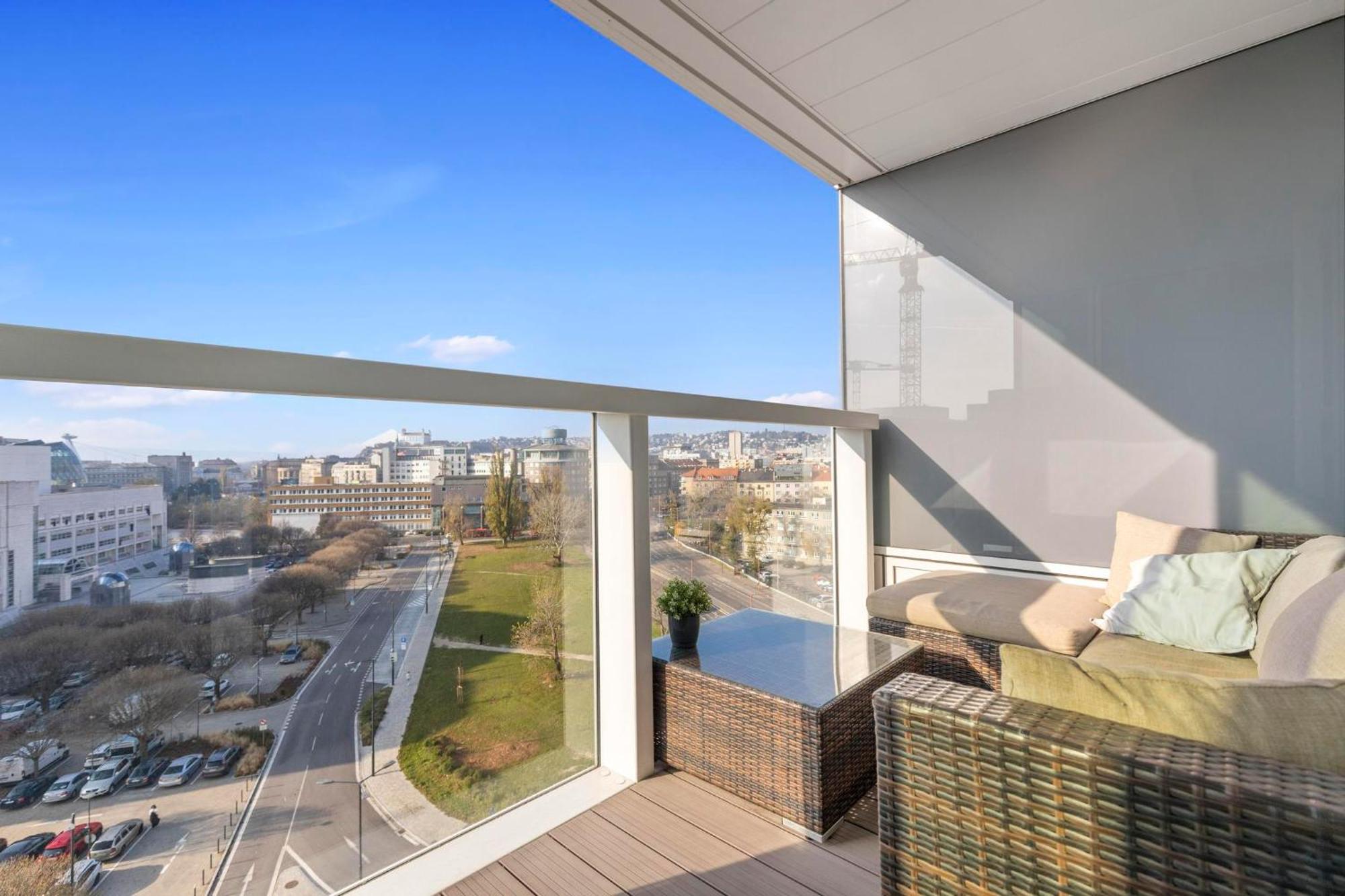 Panorama In Downtown Area With Free Parking And Castle View Appartamento *